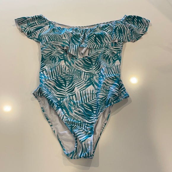 Swimming suit. - Picture 1 of 4